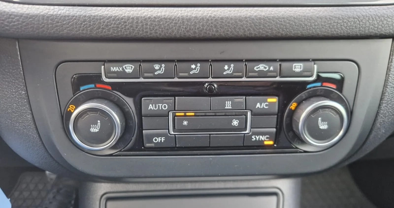 Volkswagen Tiguan cena 59900 przebieg: 209000, rok produkcji 2015 z Bolesławiec małe 529